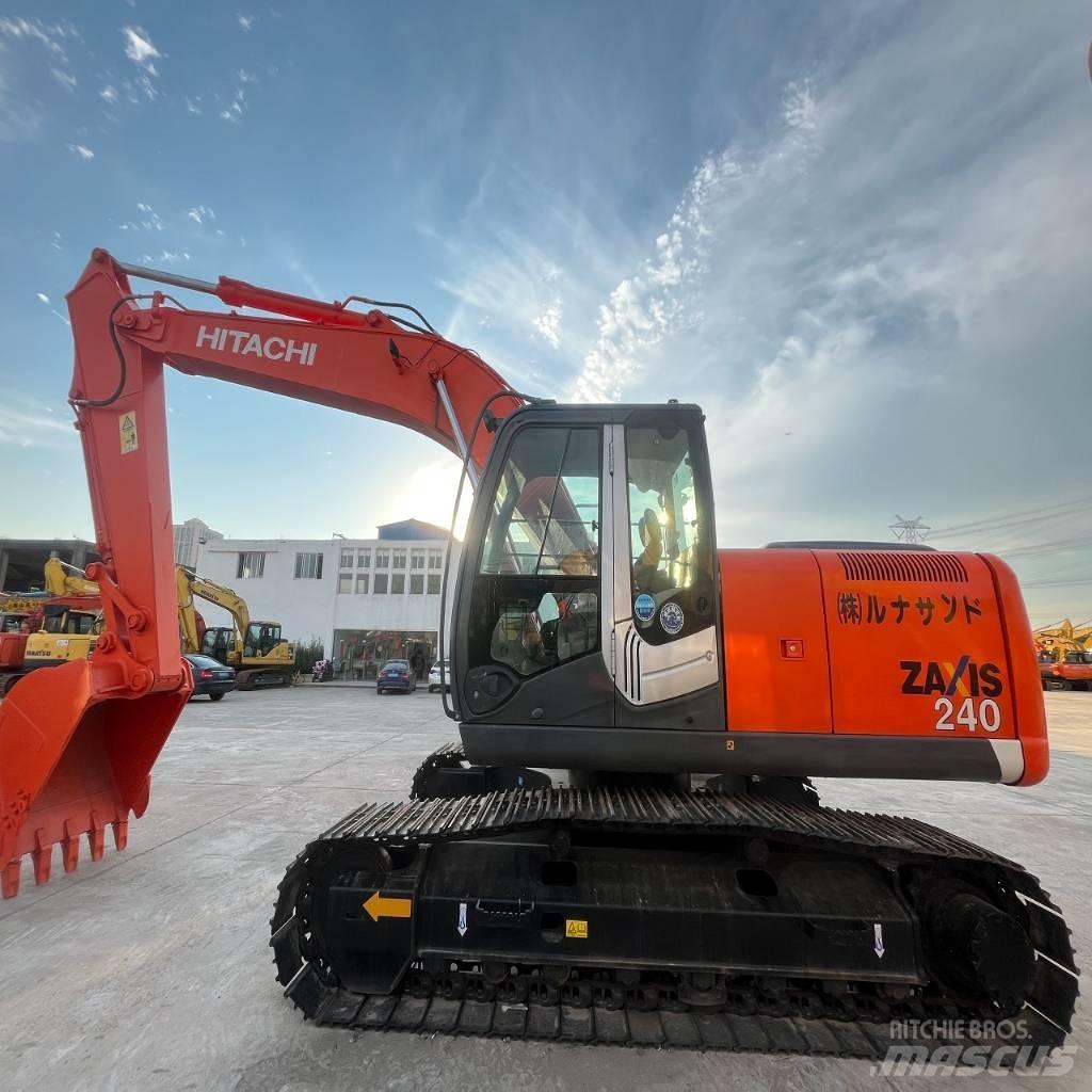 Hitachi ZX 240 Lánctalpas kotrók