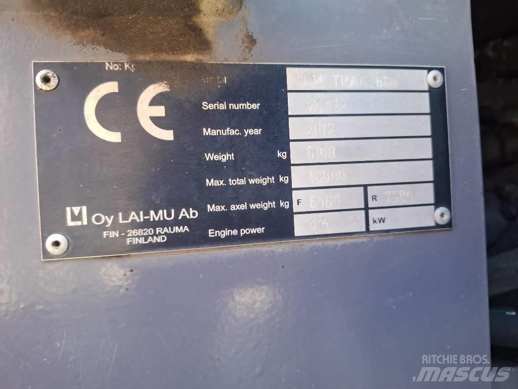 LM Trac 686 Gumikerekes homlokrakodók