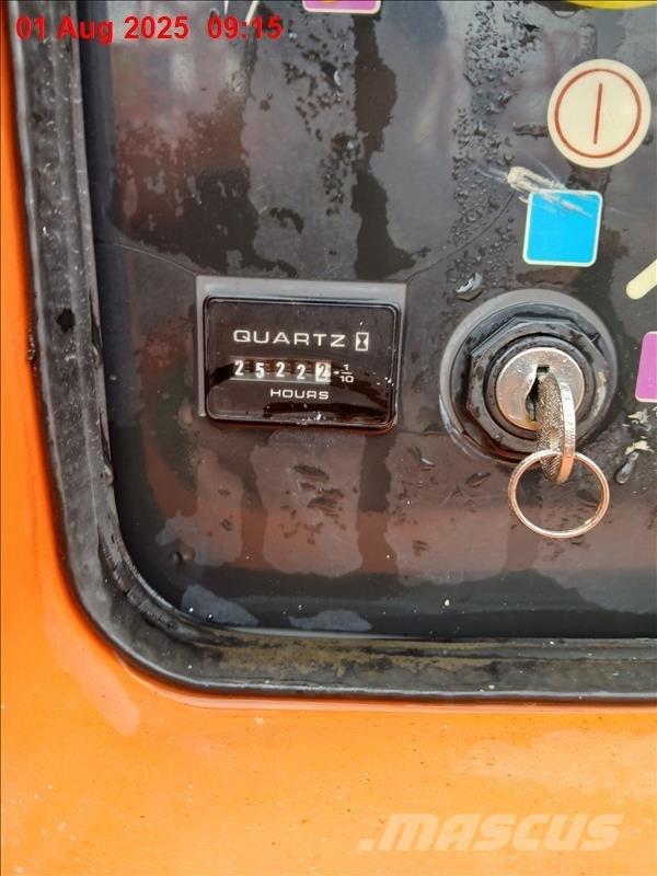 JLG 600 AJ Karos emelők