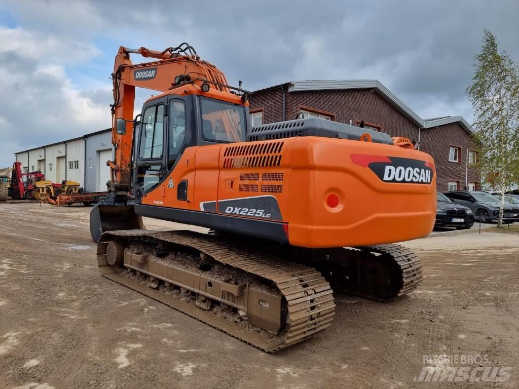Doosan DX 225 LC-3 Lánctalpas kotrók