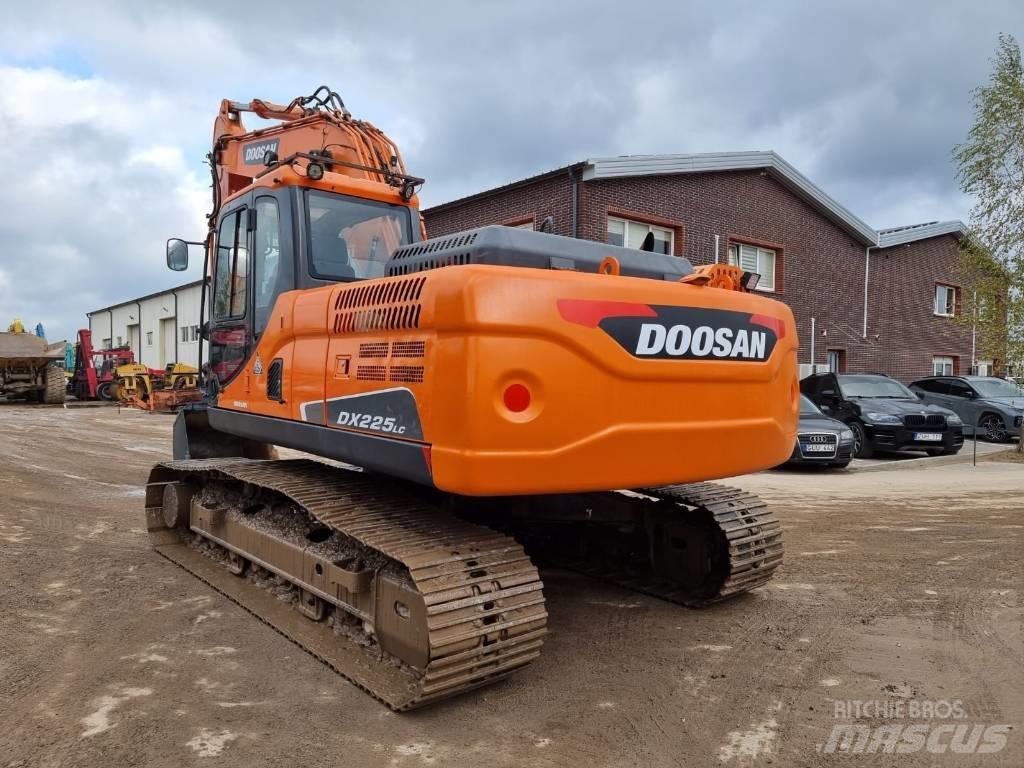 Doosan DX 225 LC-3 Lánctalpas kotrók