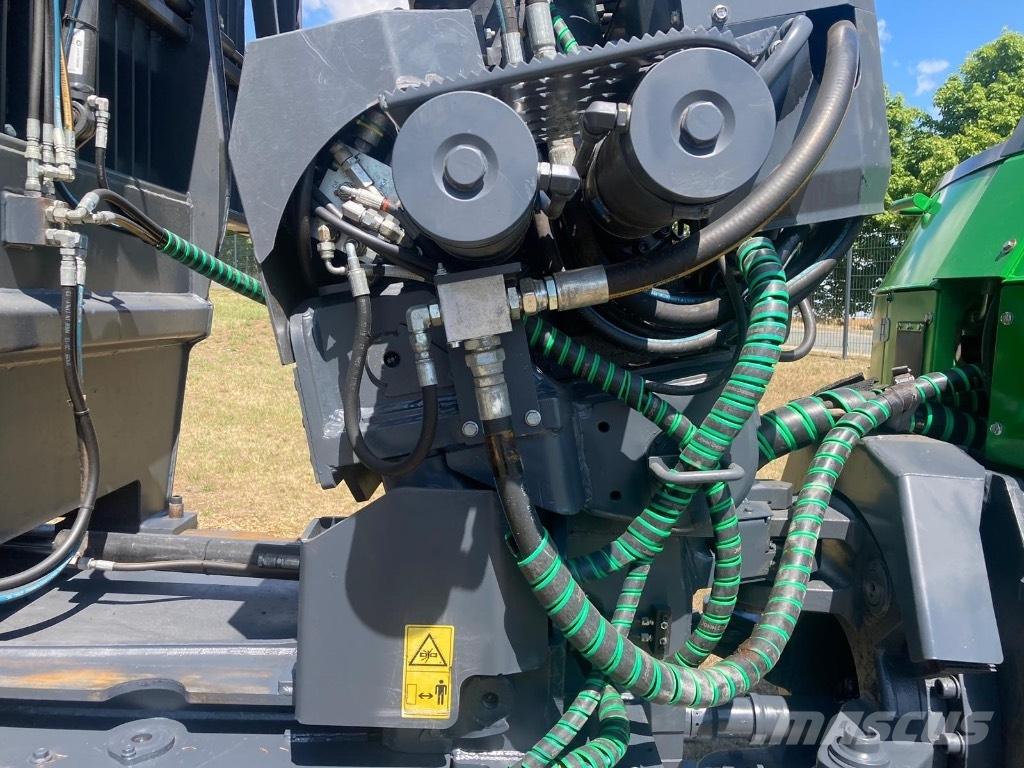 John Deere 1210G Kihordók