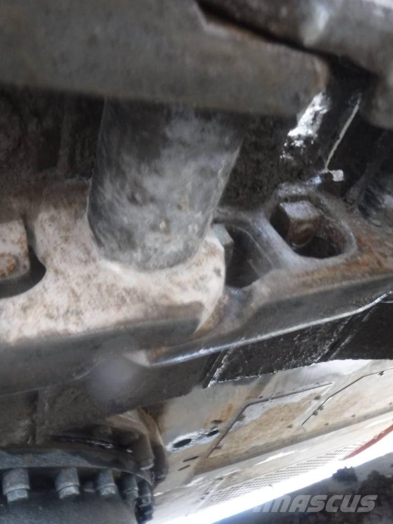 Hitachi ZX 300 LC-7 Lánctalpas kotrók