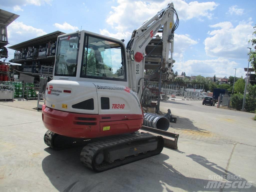 Takeuchi TB240 Mini kotrók < 7t