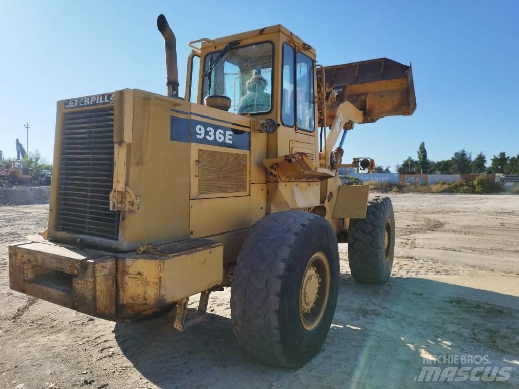 CAT 936 E Gumikerekes homlokrakodók