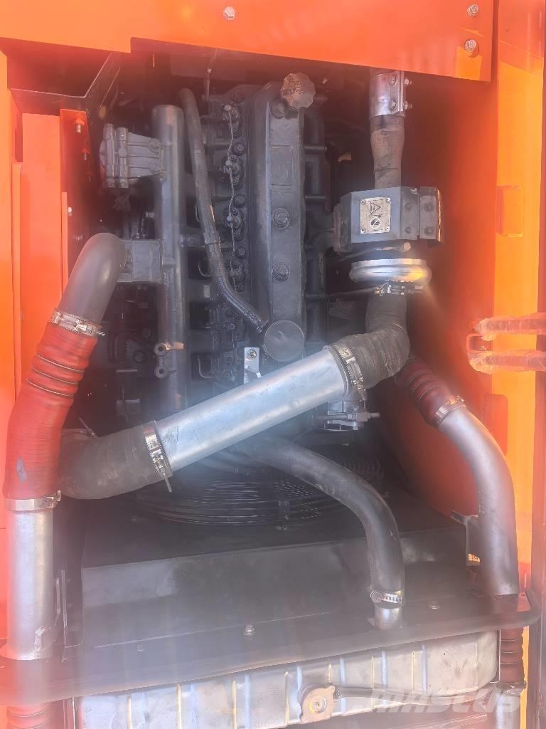 Doosan DX225 Lánctalpas kotrók
