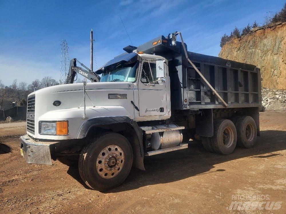 Mack CL 713 Billenő teherautók