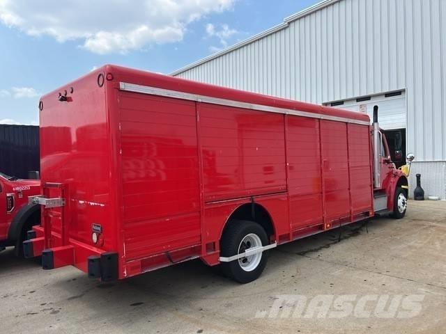 Freightliner M2 106 Italszállító tehergépkocsik