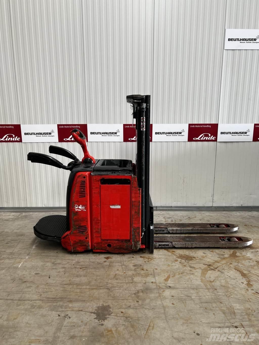 Linde D12AP Gyalogkíséretű targonca