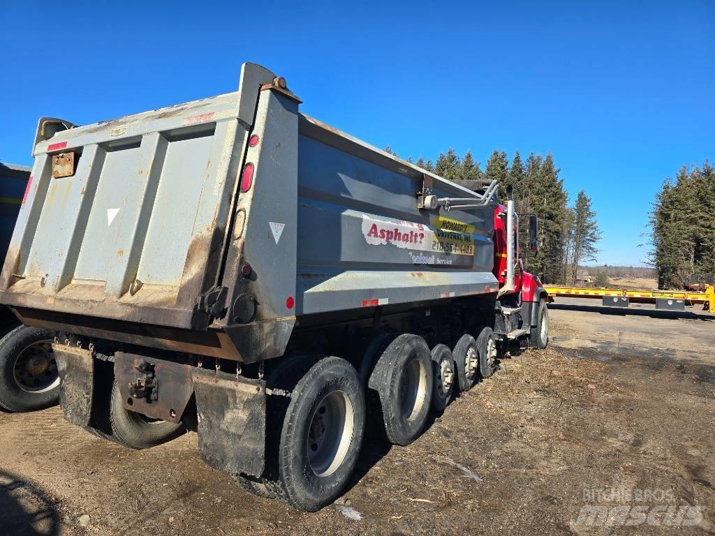 Freightliner SD 114 Billenő teherautók