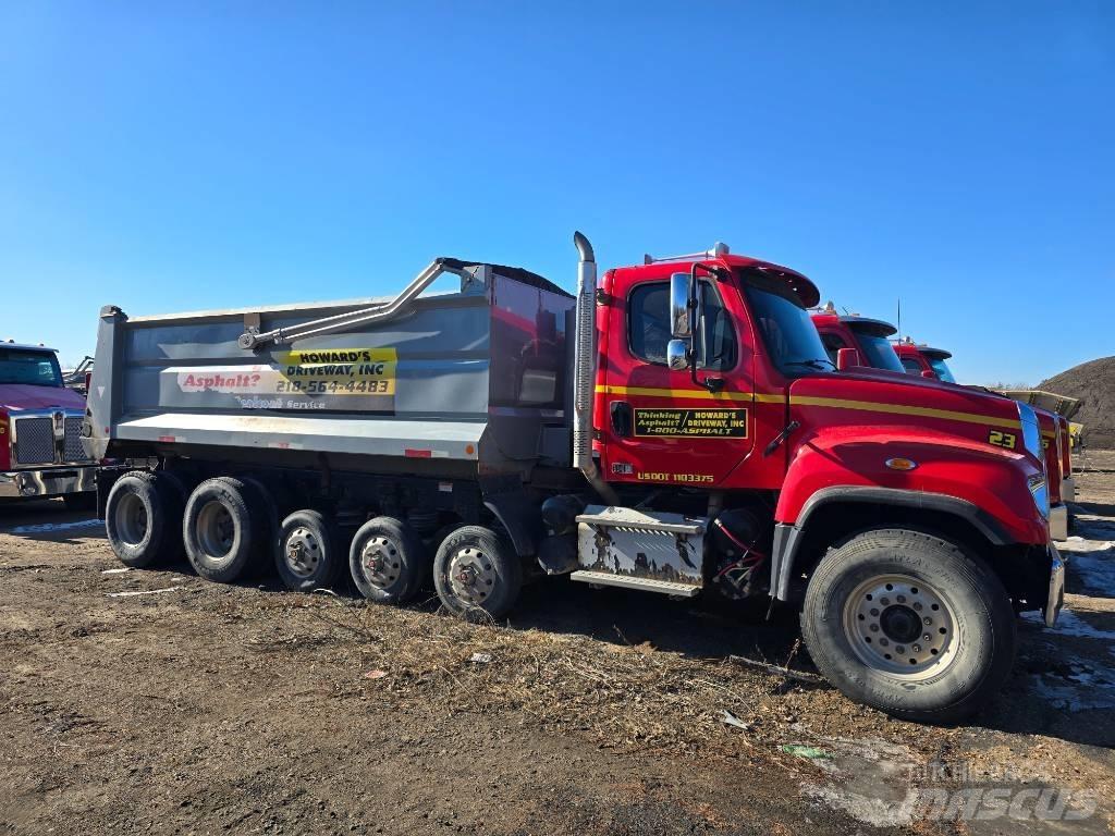 Freightliner SD 114 Billenő teherautók