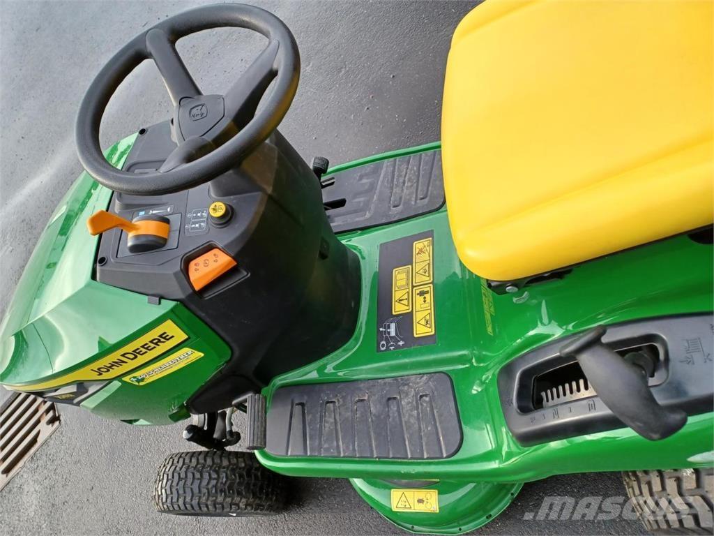 John Deere X147R Golfpálya karbantartó gépek