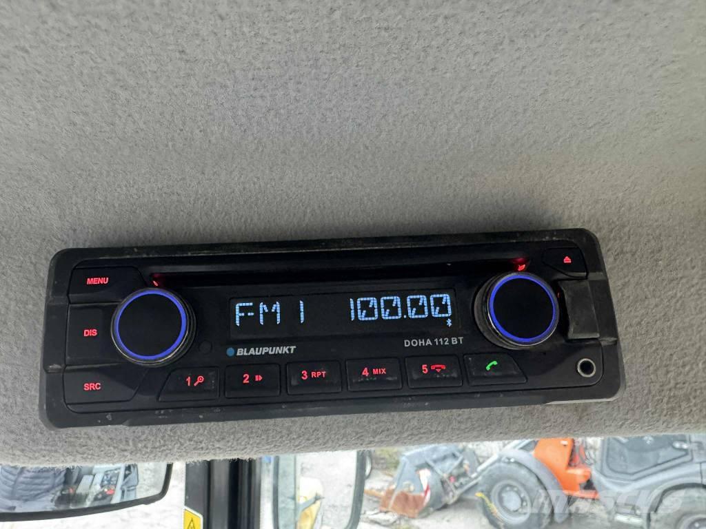 CAT 907 M Gumikerekes homlokrakodók