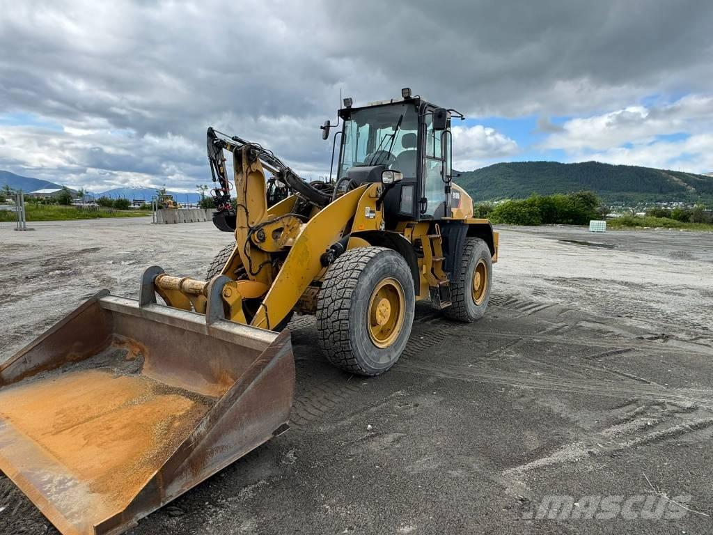 CAT 918 M Gumikerekes homlokrakodók