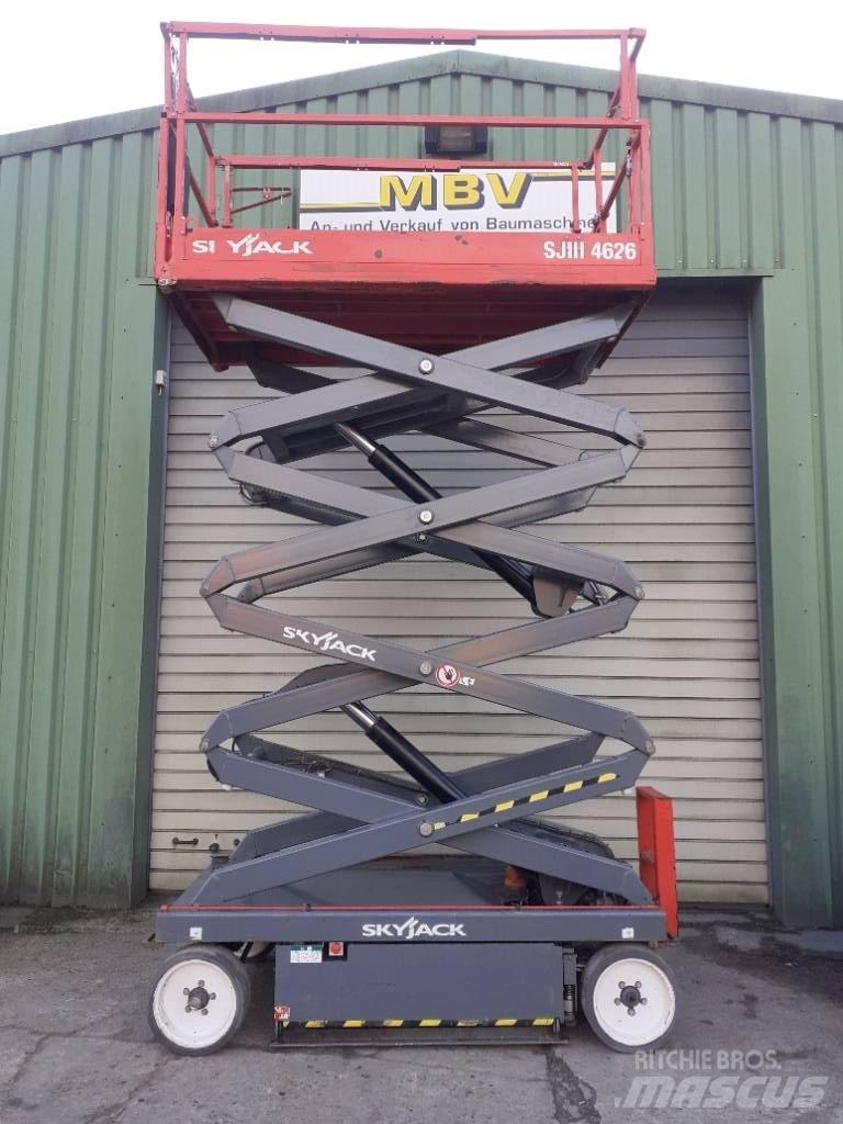 SkyJack SJ 4626 Ollós emelők