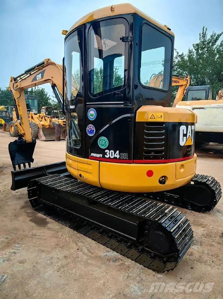 CAT 304 CR Mini kotrók < 7t