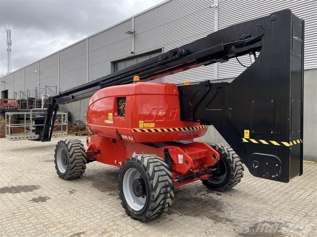 JLG 800AJ Karos emelők