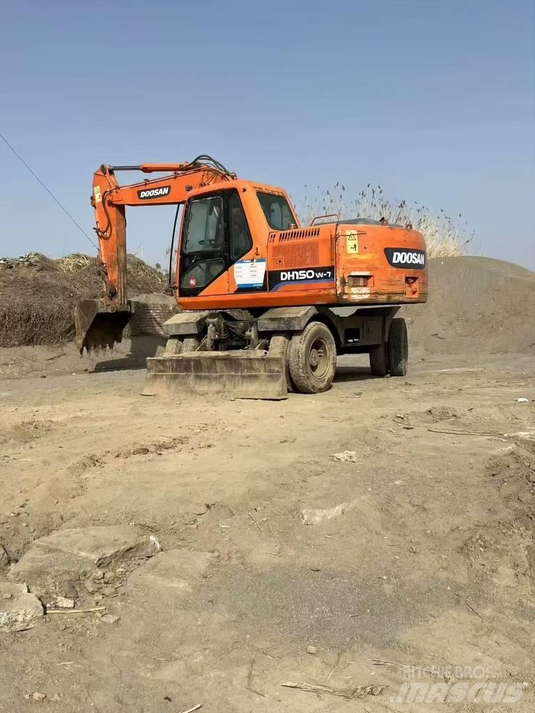 Doosan DH150 W-7 Gumikerekes kotrók