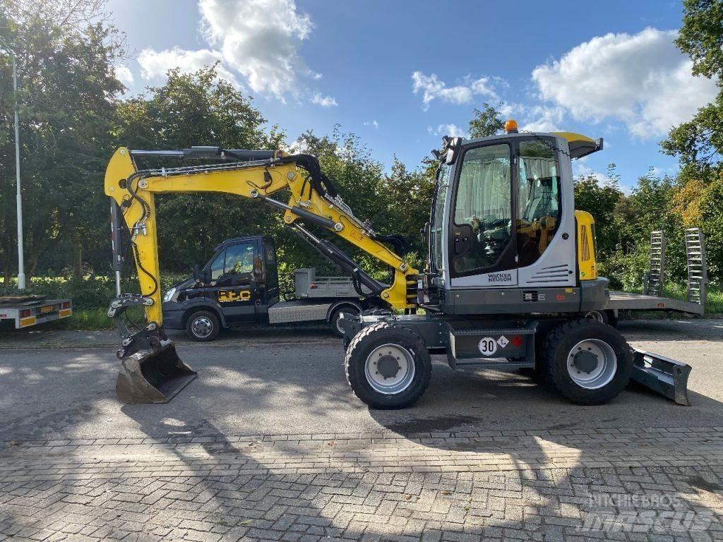 Wacker Neuson EW65 Gumikerekes kotrók