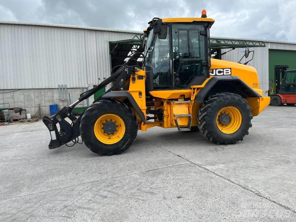 JCB 413 S Gumikerekes homlokrakodók