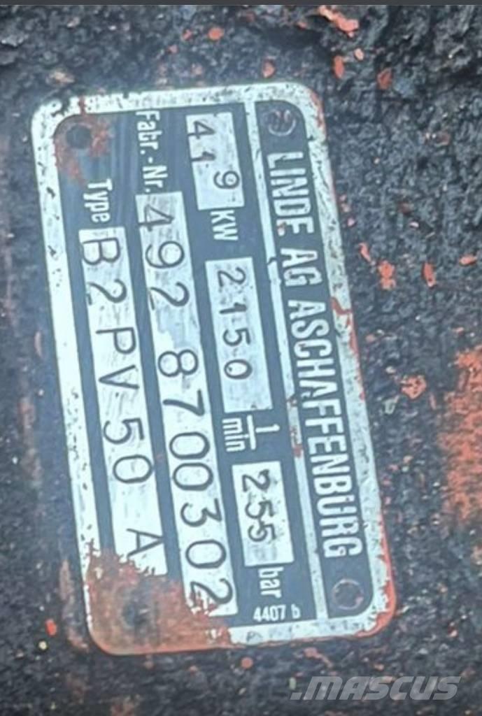 Atlas 1302 E Gumikerekes kotrók