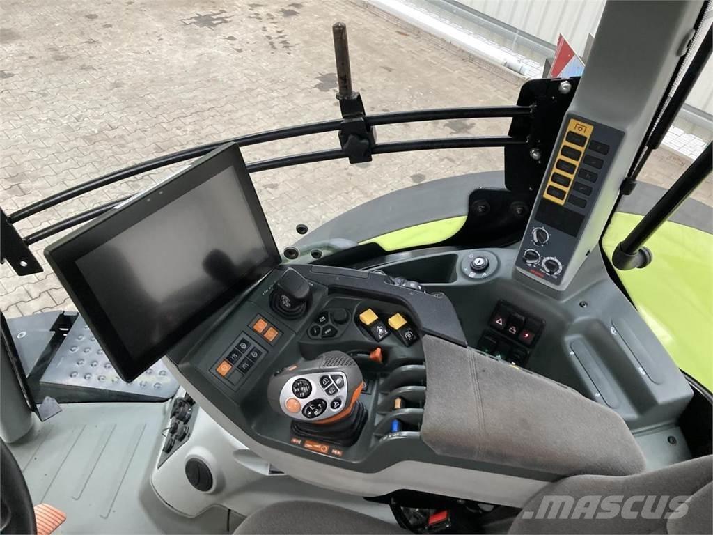 CLAAS Axion 870 Traktorok