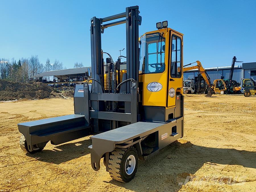 Combilift C6000 Tolóoszlopos négyutas targonca