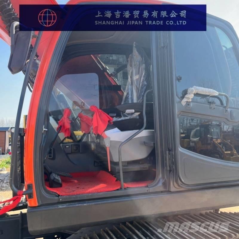 Doosan DX 225 Lánctalpas kotrók