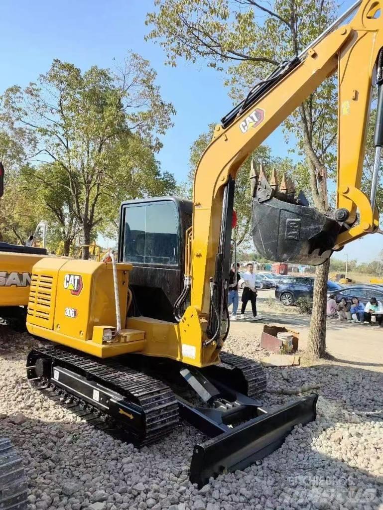 CAT 306 Mini kotrók < 7t