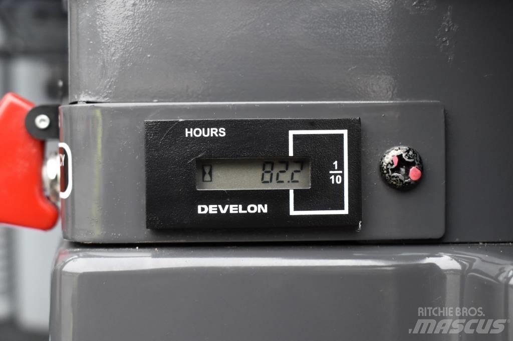Develon DX27Z-7 Mini kotrók < 7t