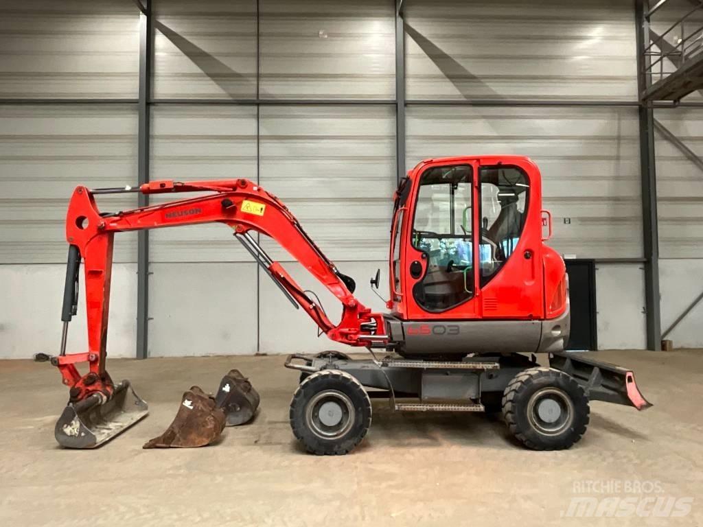 Neuson 6503 WD Gumikerekes kotrók