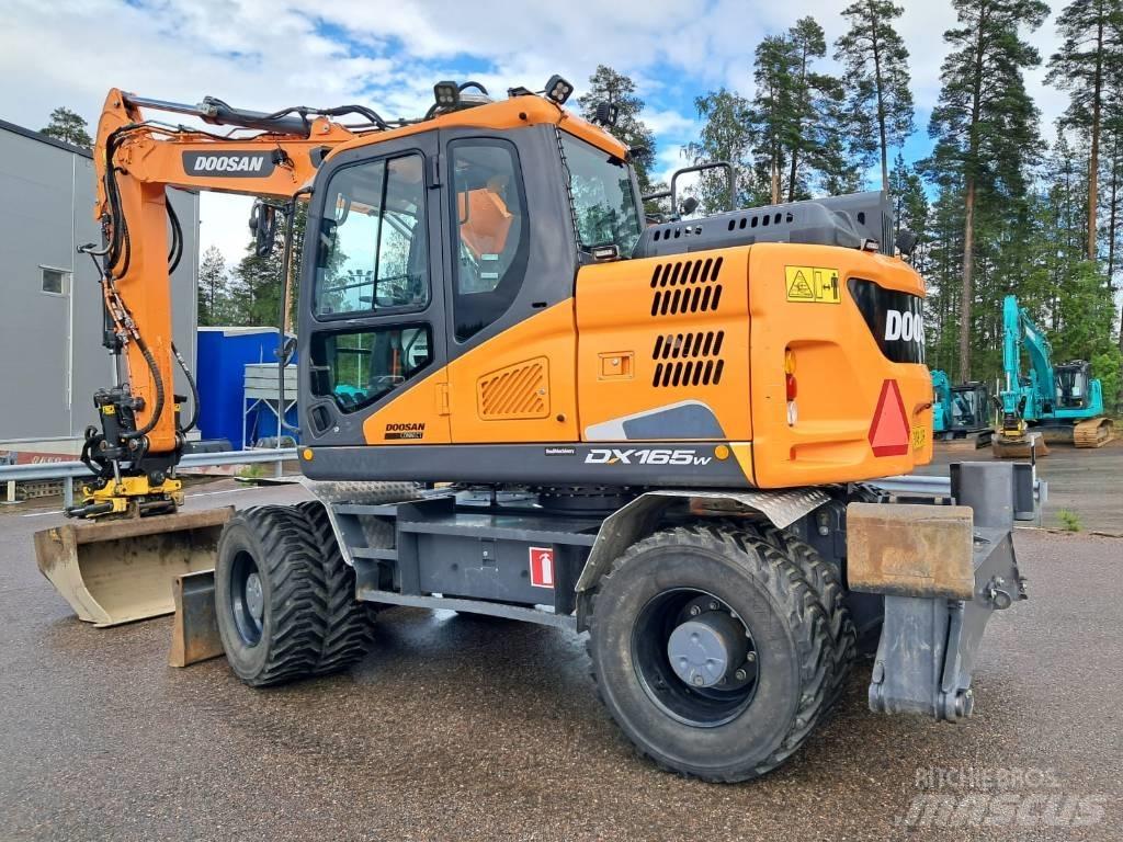 Doosan DX 165 W-5 Gumikerekes kotrók