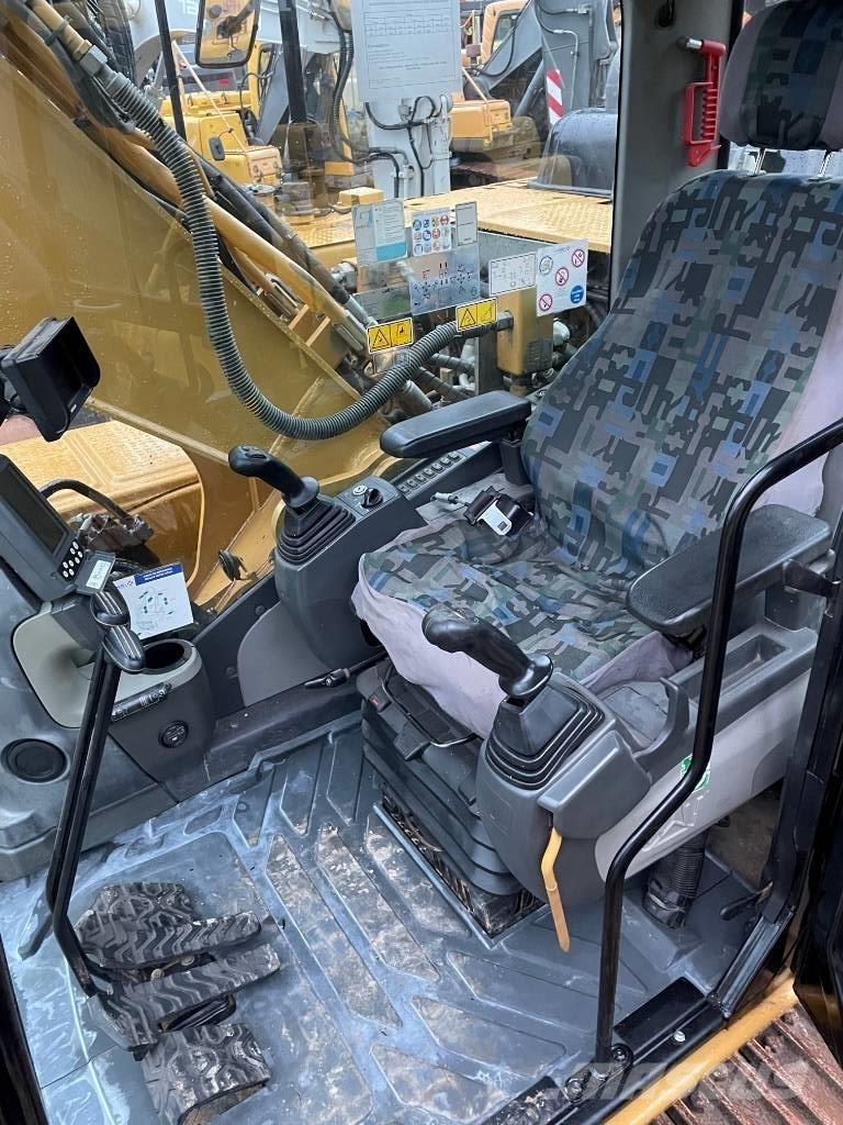 CAT 319D Lánctalpas kotrók
