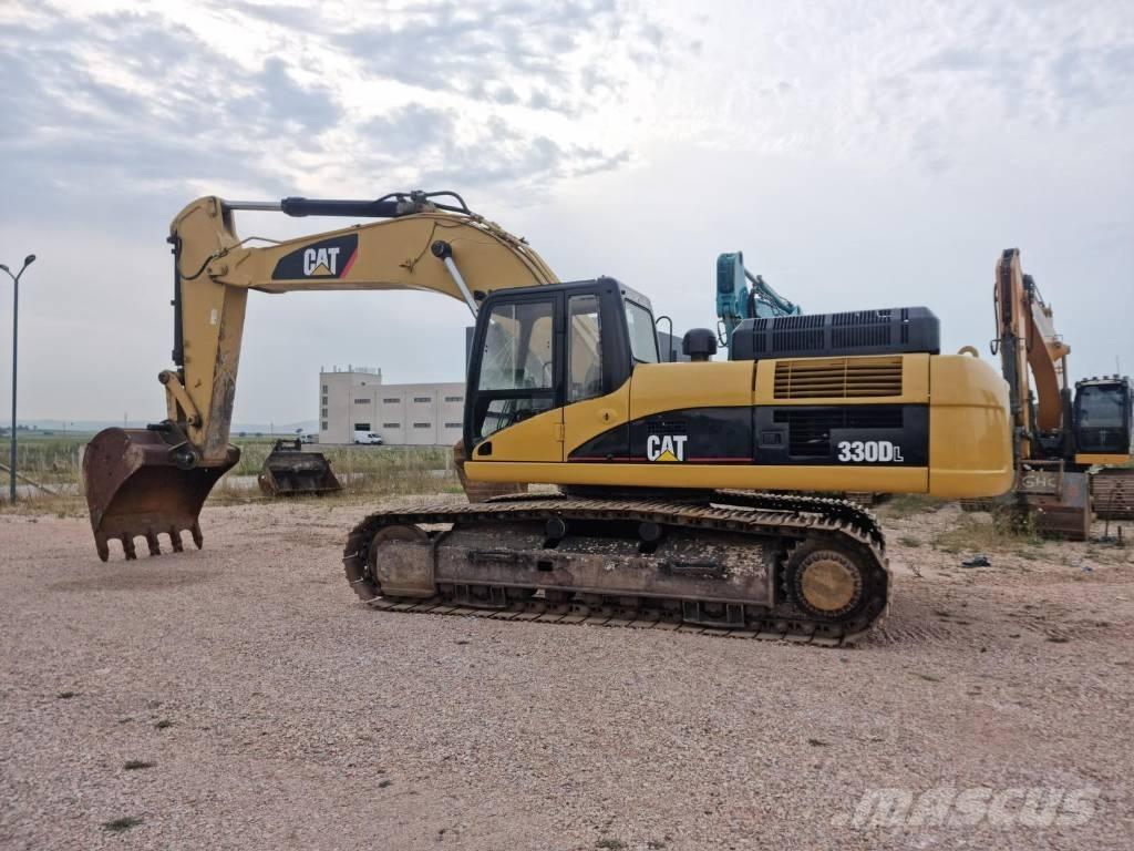 CAT 330 D L Lánctalpas kotrók