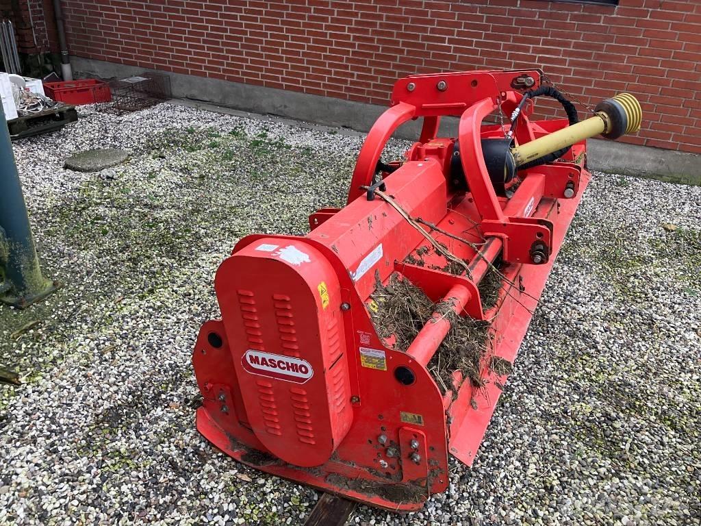 Maschio Bisonte 300 Kaszák