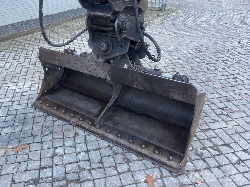 Hitachi ZX 140 W-3 Gumikerekes kotrók