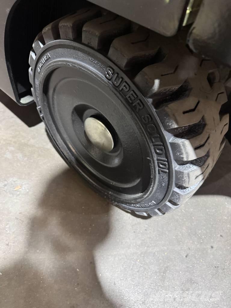 Hyster E 120 XN Elektromos targoncák