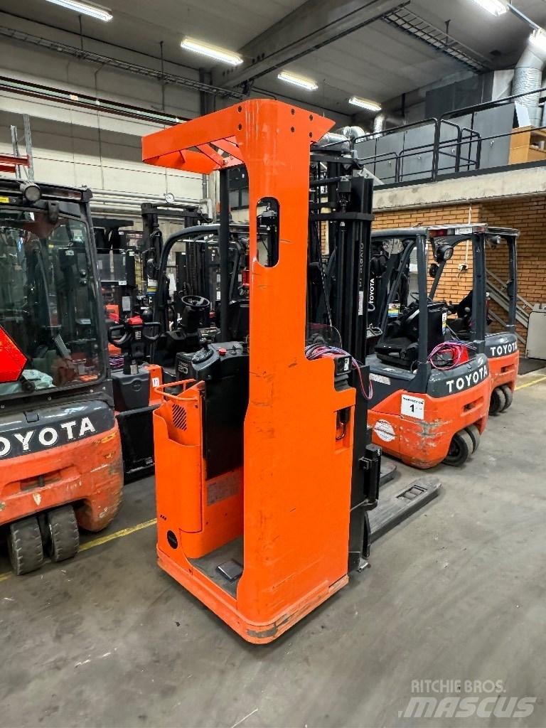 Toyota SSE135L Elektromos gyalogkíséretű targoncák