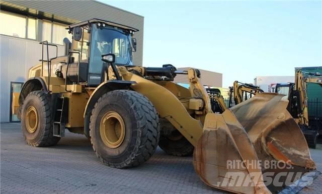 CAT 966M Gumikerekes homlokrakodók