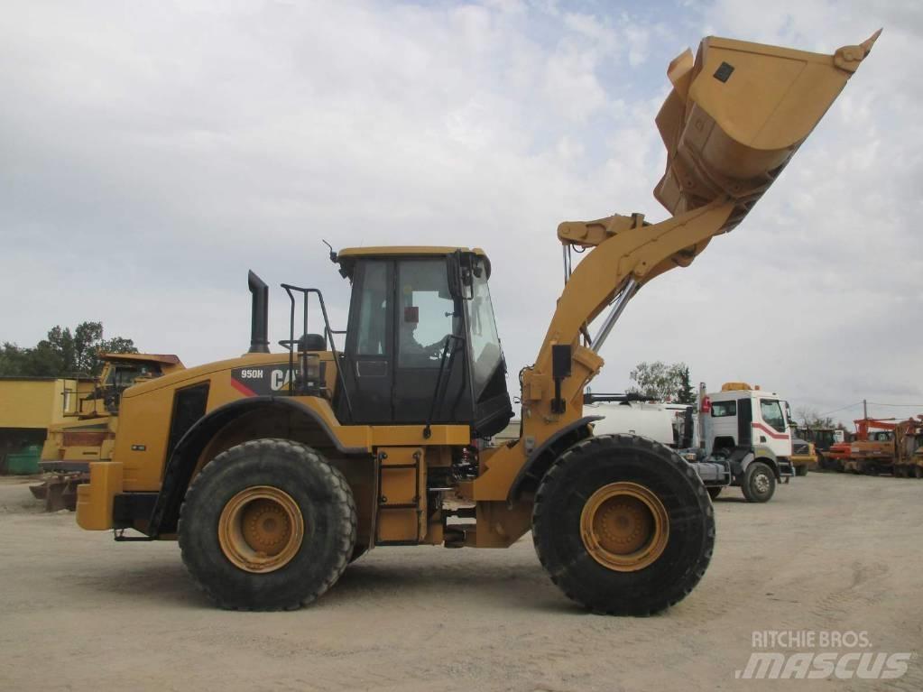 CAT 950 H Gumikerekes homlokrakodók