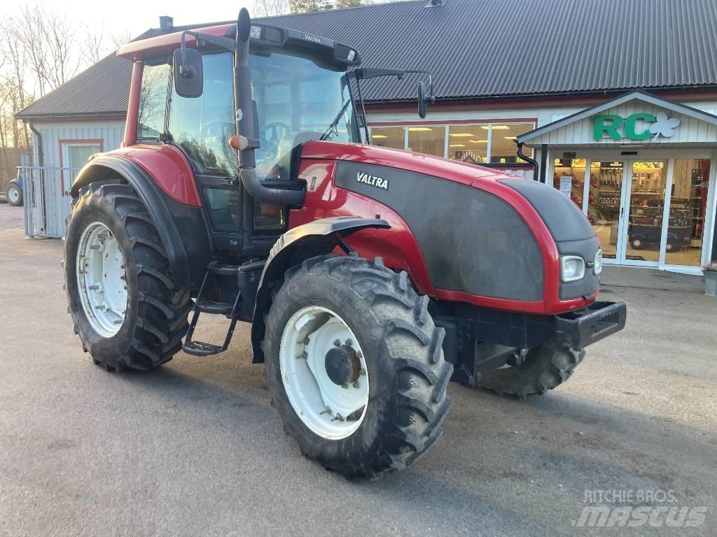 Valtra T 120 Traktorok
