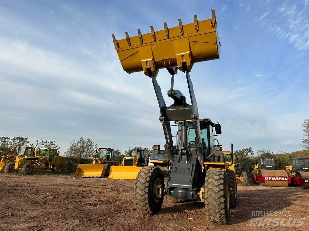 XCMG LW 500 F Gumikerekes homlokrakodók