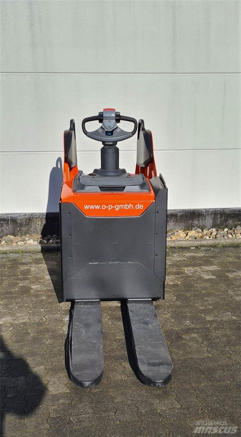 Toyota LPE 250 Alacsony emelőkocsi