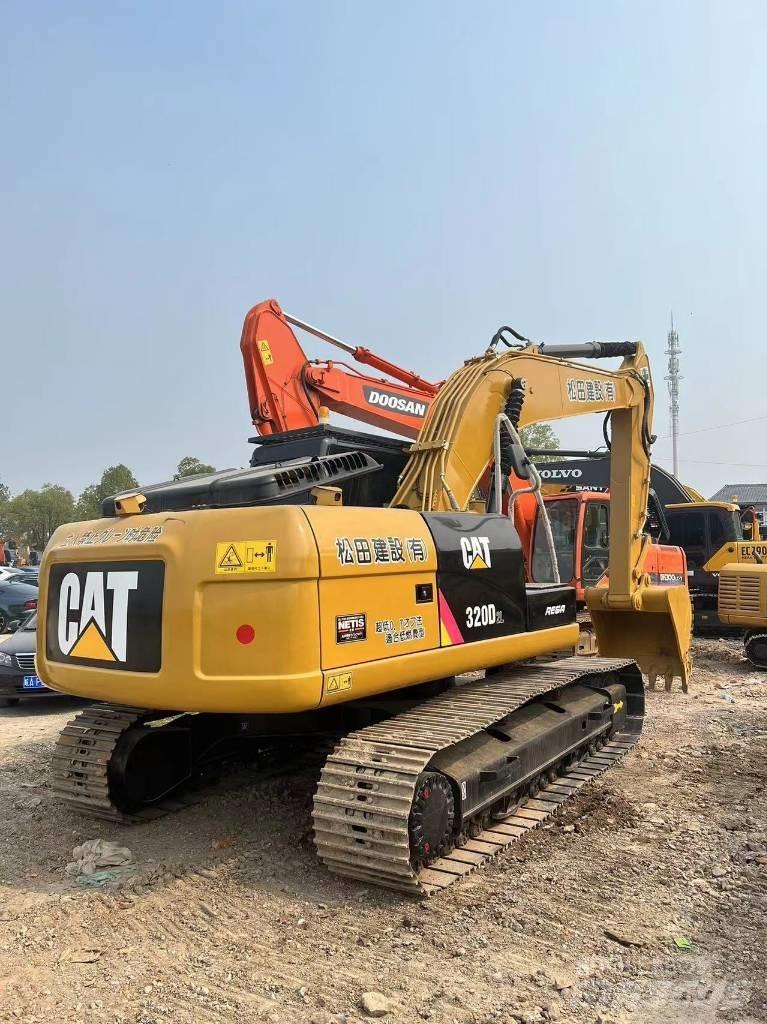 CAT 320 D Lánctalpas kotrók