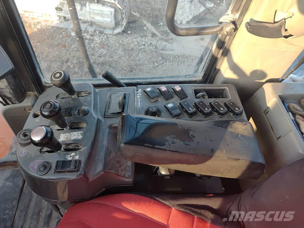 Hitachi ZW 310 Gumikerekes homlokrakodók