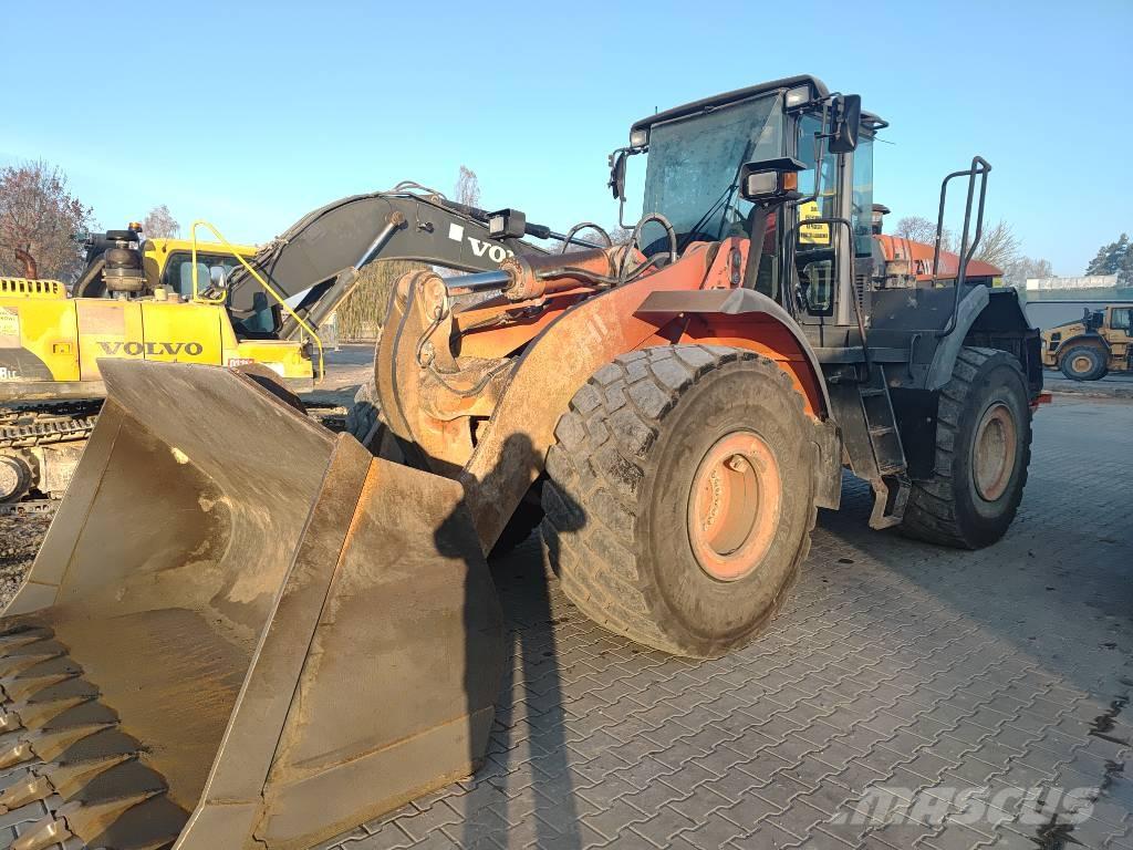 Hitachi ZW 310 Gumikerekes homlokrakodók
