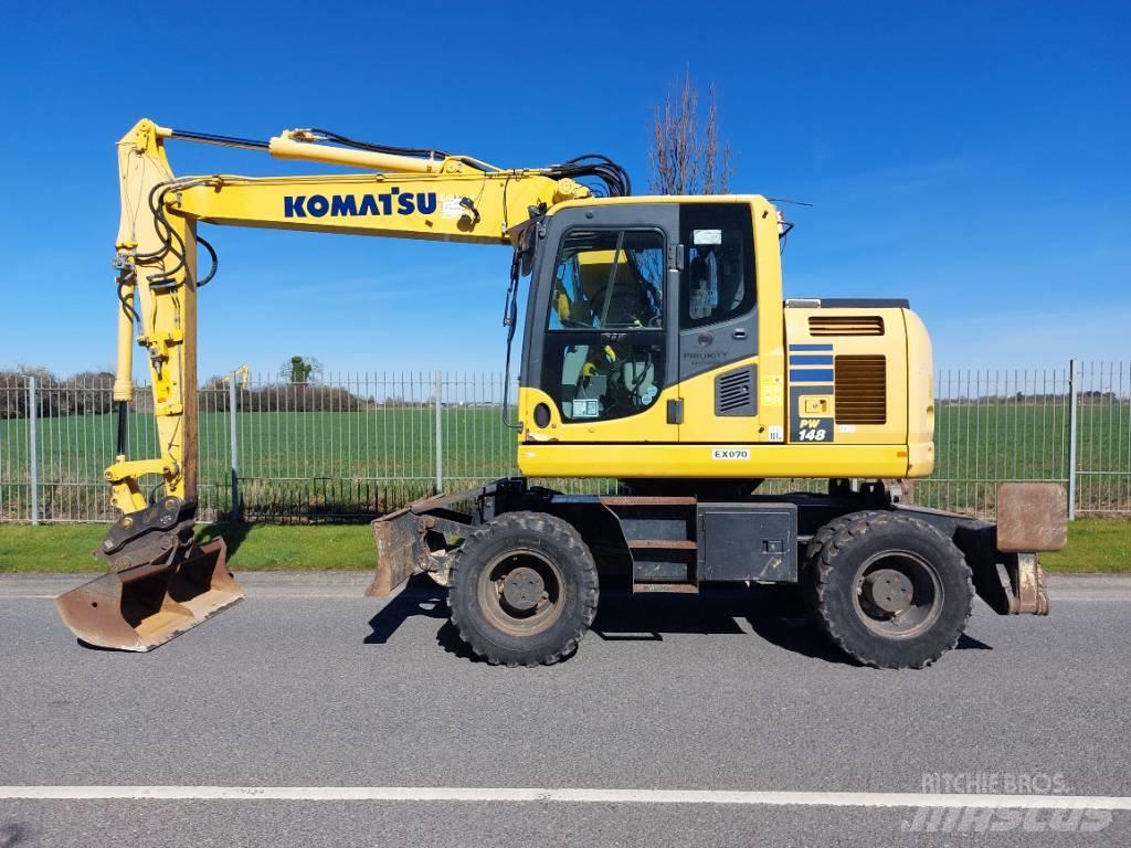 Komatsu PW148-10 Gumikerekes kotrók