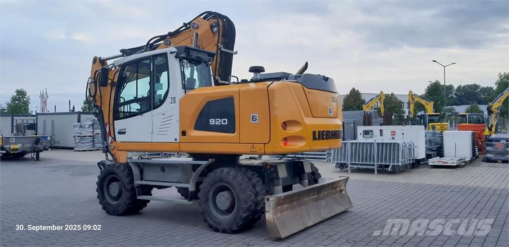 Liebherr A920 Gumikerekes kotrók