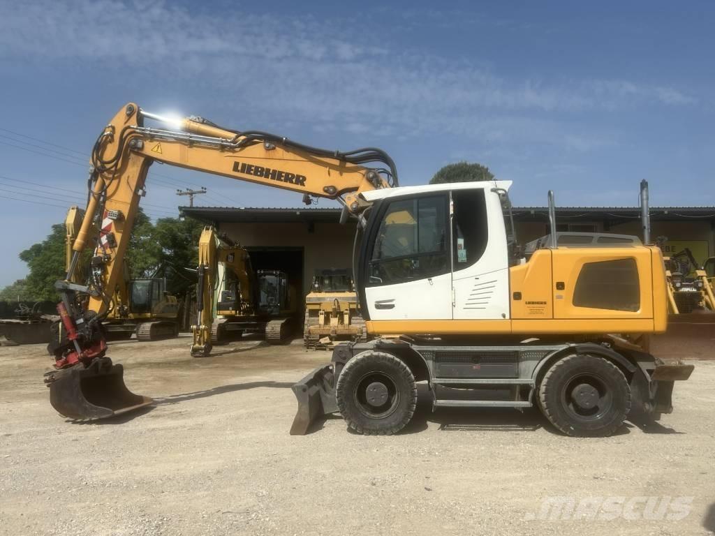 Liebherr 918 Gumikerekes kotrók