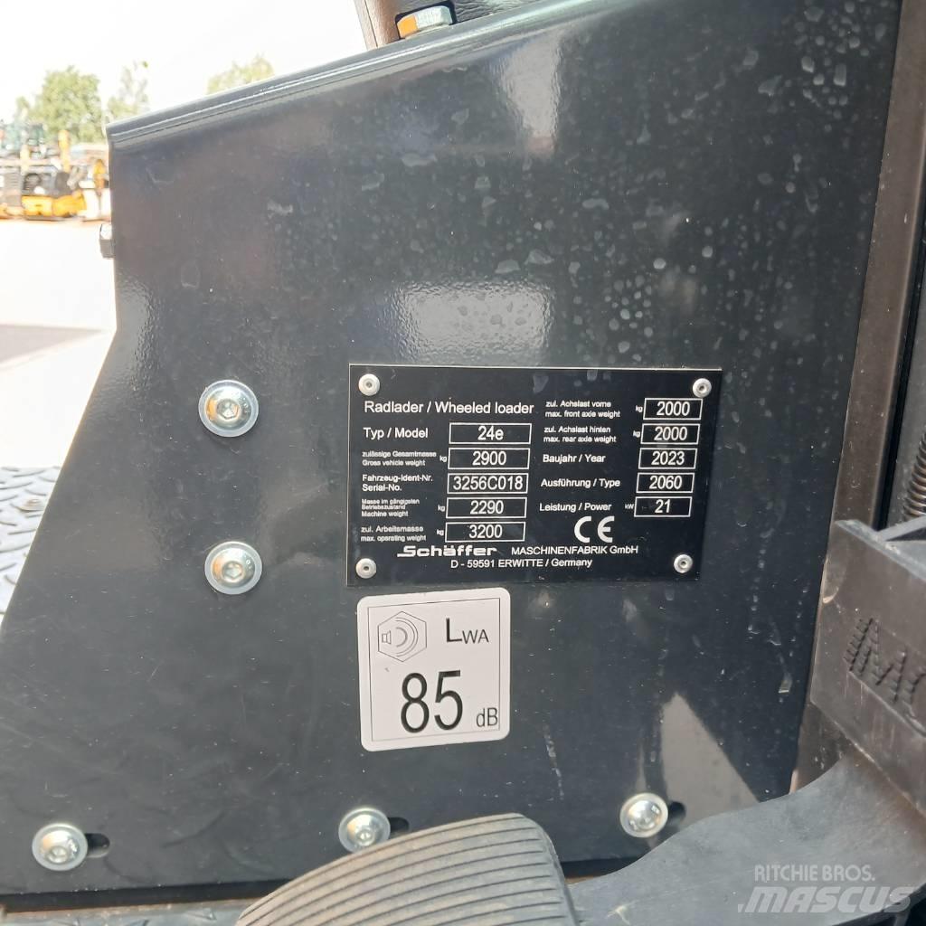 Schäffer Lader 24e Kompaktrakodók